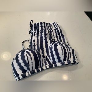 Bundle! 2 piece Athleta Wavebreak Bikini & Board shorts in Calia Print | Sz M